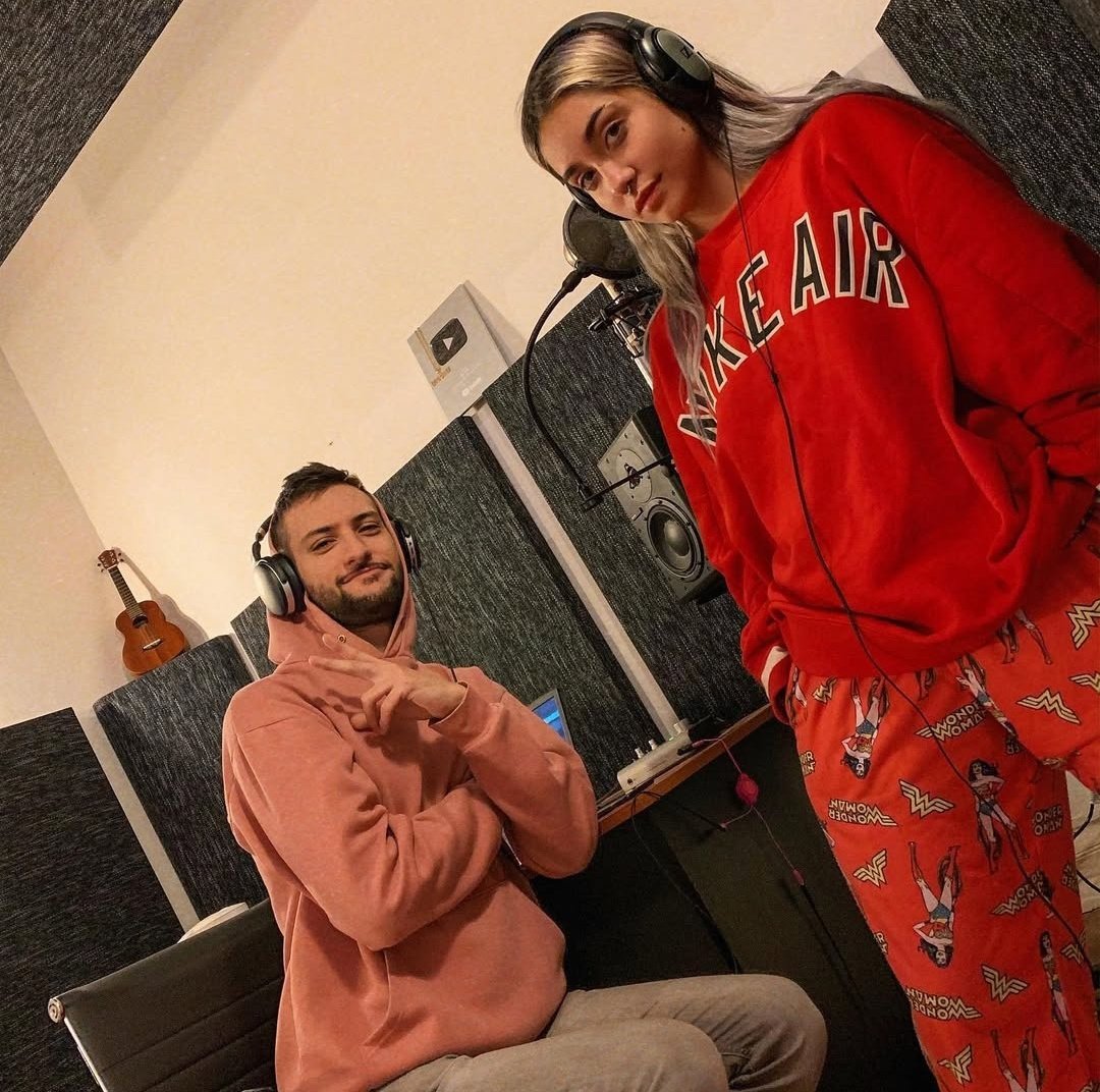 lienzodorado's tweet image. ⠀⠀
⠀⠀
⠀⠀⠀⠀⠀⠀ ✰ ͟͟͞͞𝐩on𝐥𝕠 en 𝕒u𝐭o𝚖á𝐭īco, 𝕤é mi 𝖋𝕒ná𝐭ic𝕠
⠀⠀⠀⠀ ⠀⠀ 𝔖a𝕠𝐭ō𝚖e 🃏 𓈒࿓ 𝑛e𝚠 𝐢𝚗st𝕒𝚐ra𝚖 u𝚙𝚍ate.
⠀⠀
⠀⠀