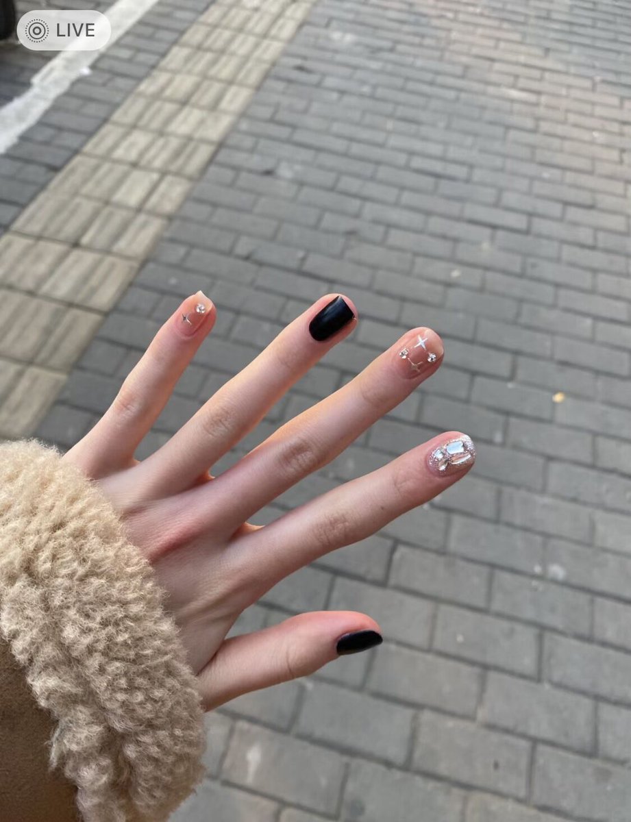 #춘천 #효자동 매니큐어 짱이쁜데 근데 손시려 ~