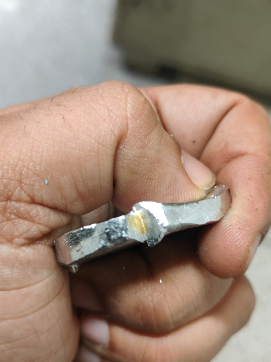 AirportGenCus's tweet photo. 💡 467 grams of gold concealed in Tea Maker!

Date: 22/23.12.2024
Ops Team: AIU, IGI Airport, New Delhi

One Indian male passenger aged 32 years from UP arriving from Riyadh on Flight XY-329 (22.12.2024) was intercepted after crossing the Green Channel of Customs.

🔎 Initial checks didn’t reveal anything unusual. However, during the x-ray of baggage, suspicious images were observed.

🎯 Findings:
•3 silver-coated yellow metal pieces hidden inside metallic flasks.
•1 silver-coated yellow metal piece concealed in a metal tea container.

Total Recovery: 467 grams(24 Kt) of gold valued Rs 34.67 lakhs(approx) disguised as silver-coated items.

Further investigation is underway. Kudos to the Customs Team for their vigilance in preventing smuggling attempt!
