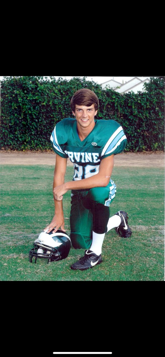 Tommyrhald's tweet photo. Me 12 years ago! Senior year. #missingthosedays #football #throwback https://t.co/2iNthCOc7T