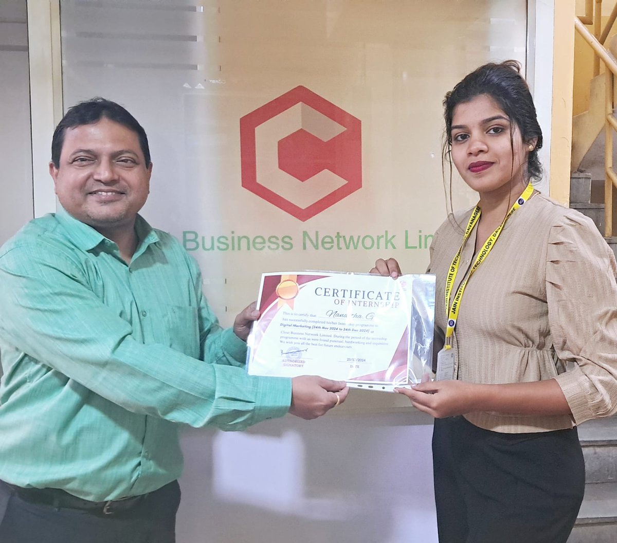 CloutBizzLtd's tweet photo. Congrats, Nanditha  on completing your digital marketing internship! Wishing you success ahead!

https://t.co/JGHuViNBpu

#Internship #Rajajinagar #CBNL #cloutgroups #DigitalMarketing https://t.co/NuAwy9lGUE