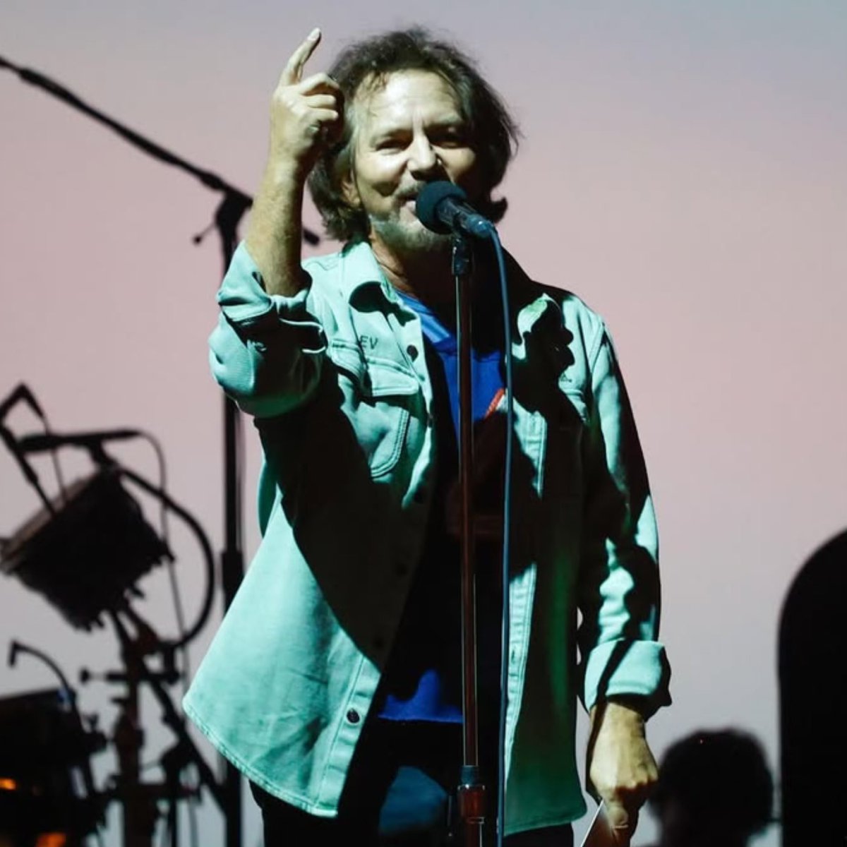 6️⃣0️⃣🎂
Sí, nuestro querido @EddieVedder cumple hoy la “friolera” de 60 años. Dejad en comentarios vuestras felicitaciones… ⤵️
📷 Kike Rincón // Barcelona 2024.