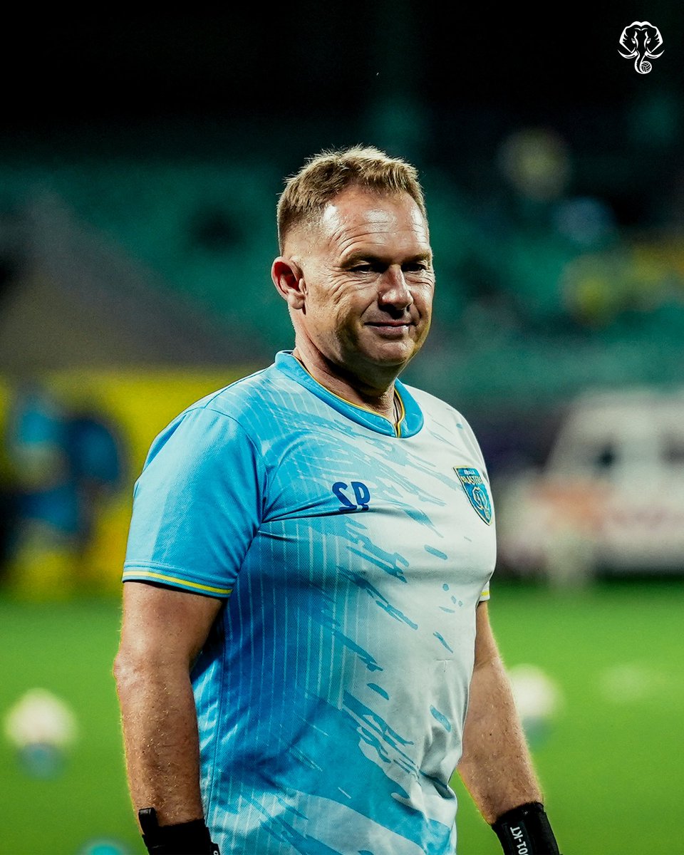 𝐂𝐄𝐍𝐓𝐔𝐑𝐘 𝐂𝐋𝐔𝐁 𝐀𝐋𝐄𝐑𝐓! 🚨

With tonight's game our fitness coach Werner Martens and goalkeeping coach Slaven Progovecki completed 100 games at Kerala Blasters FC. Here’s to more wins together! 💪🧤

#KeralaBlasters #KBFC #YennumYellow #KBFCMSC