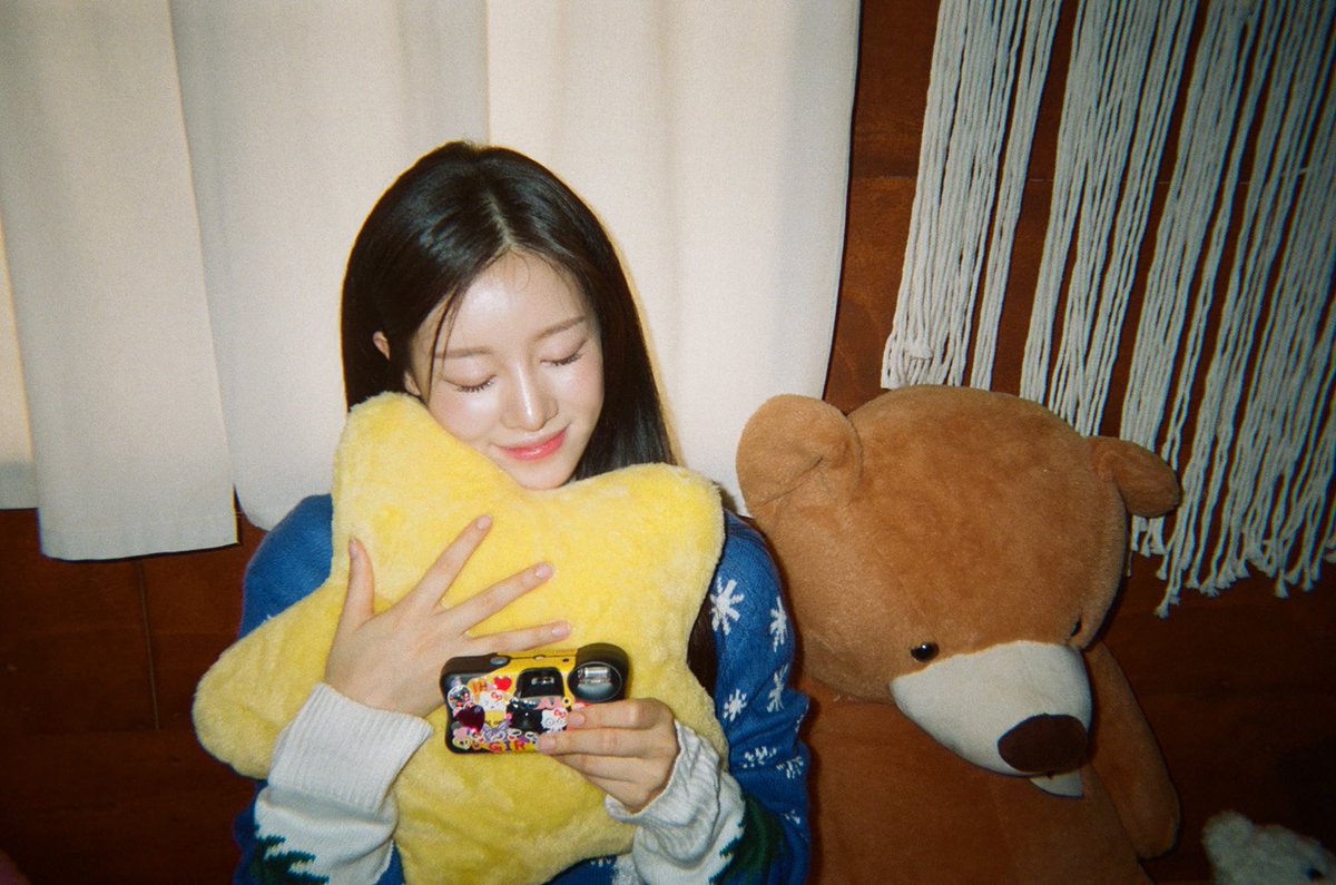 ablume_official's tweet photo. Let your hearts ablume with joy this holiday season 🎄🎅

#ablume #어블룸 
#SIO #시오 https://t.co/X50JYHAusf