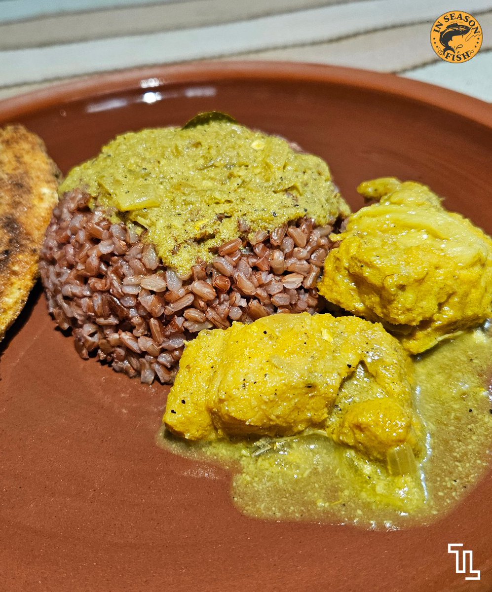 TheLocavoreIn's tweet photo. Have you ever had Daggertooth Pike Conger Curry? 🐟😋

A traditional Maharashtrian curry, this #TLrecipe features the daggertooth pike conger, or pike eel—a regional Indian fish that remains largely unappreciated.

Try it: https://t.co/jKTBvNAta5

@InSeasonFish https://t.co/WxdDPXn8QT
