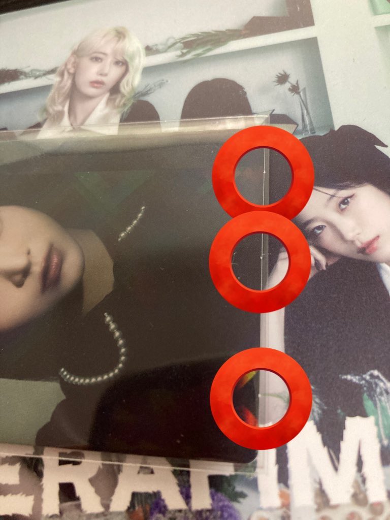 LE SSERAFIM ルセラフィム CRAZY jp

譲) ウンチェ　初回限定盤B ホログラム

求) ユンジン　初回限定盤B ホログラム

1/26(日)の大阪のオフラインイベント会場での手渡しもしくは郵送希望です📮
画像の赤マルの部分にトレカ作成時の初期キズがありますが、ご検討の程よろしくお願いいたします。