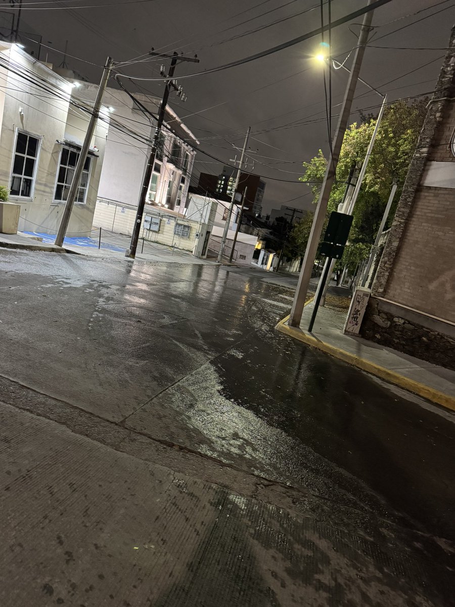 reginaangulo98's tweet photo. @Cicmty reporte de fuga del sistema de Riego de la ESMDM (Escuela Superior de Música y Danza de Monterrey) 

Favor de cerrar llave de paso o hacer algo 🙏🏼 https://t.co/Xl9mgZ7Wdd