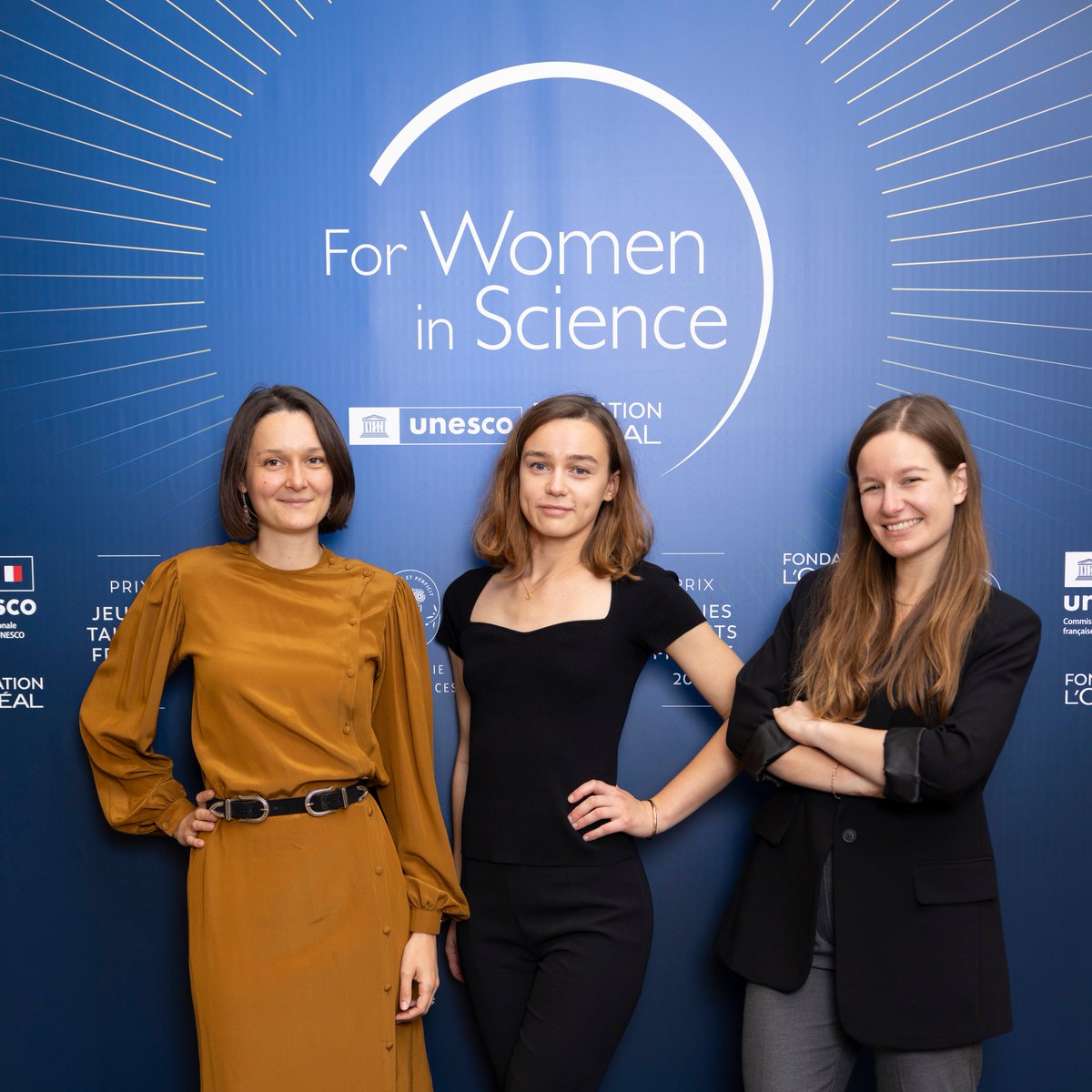 FondationLOreal's tweet photo. De l’imagerie médicale aux outils d’apprentissage automatique en passant par les algorithmes inclusifs, 3 des Jeunes Talents France 2024 L’Oréal-@UNESCO @4womeninscience s’intéressent à l’#IA au service de la société. Découvrez leurs portraits 👇 #FWIS2024 #ForWomenInScience https://t.co/j1EgmJNEr0