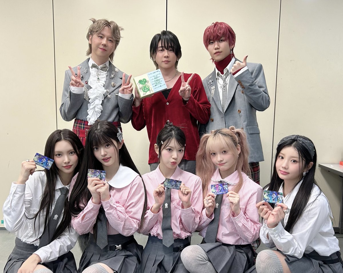 #CDTVライブライブ クリスマスSPにて
Mrs. GREEN APPLEの皆さんと📸
お会いできて光栄でした🍏🌟
<a href="/AORINGOHUZIN/">Mrs. GREEN APPLE</a>
#MrsGREENAPPLE

#ILLIT #SUPER_REAL_ME #Magnetic
#I_LL_LIKE_YOU #Cherish #MyLove