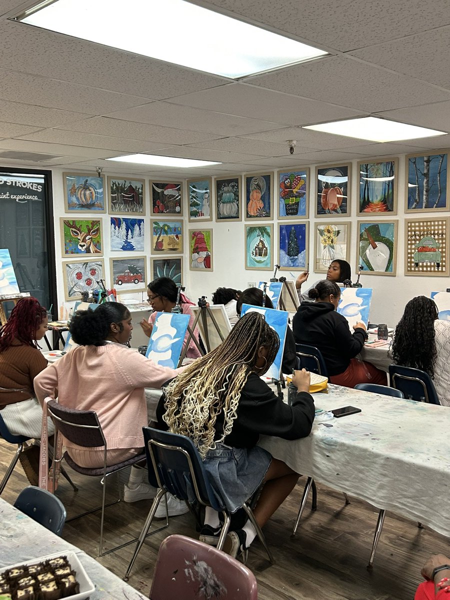 DSTBakersfield's tweet image. Bonding and making memories with our Delta GEMS today. They socialized, painted and made meaningful connections. Job well done to all the volunteers and participants #DeltaGEMS #DST1913