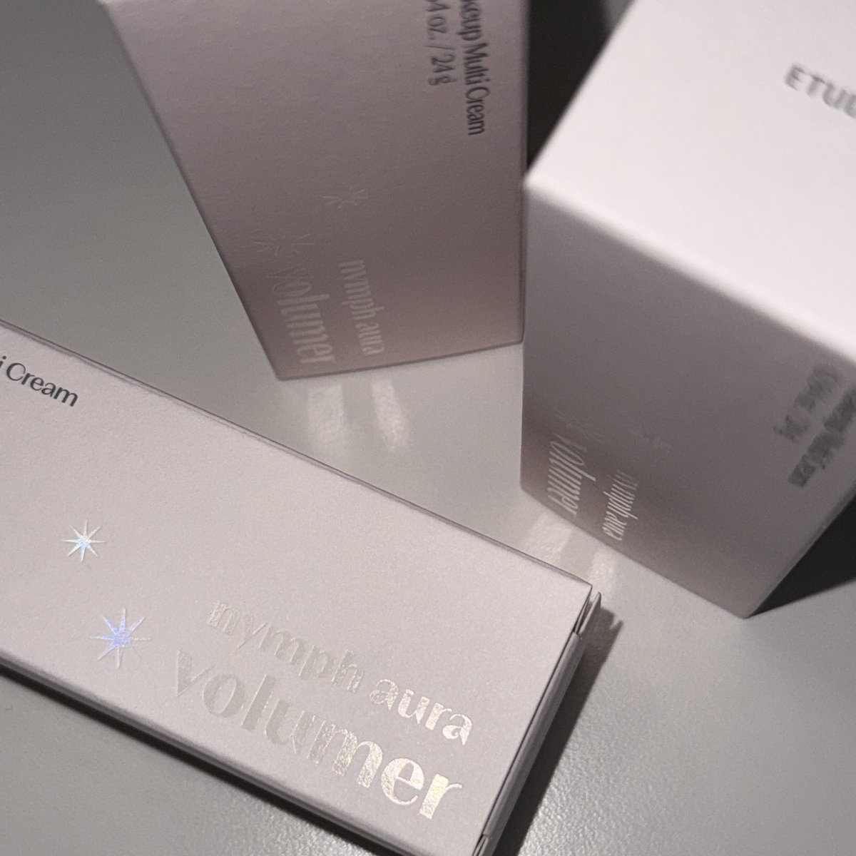 [#이벤트]

우리 공주들이 뛰드를 왜이리 사랑해..🥹🩷
(행복하다는 뜻)

화제의 ✨님프 광채 볼류머✨
급하게 2차 이벤트 물량 받아와써요>.<
에뛰드 팔로우 &amp; RT 해주면 참여 완-!

✔️Tip!
맘찍까지 해주면 당첨률 up! (*◡̎*)⁼³₌₃

📆기간 : 1/2(목)까지
👉당첨자 : 3명, 1/3(금) 개별 DM연락