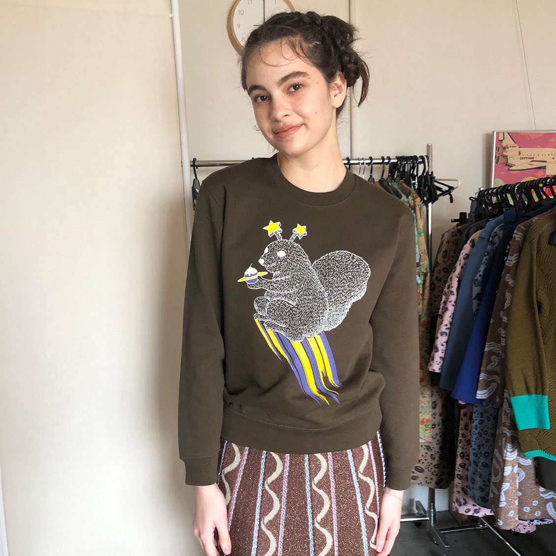 KumikoWatari's tweet photo. 宇宙のリスTシャツさっそくオーダーありがとうございます♪ 同じプリントのスウェットもご注文いただけます♪ 楽しいデザイン、ぜひヒッキーとおそろいしてみてください🥰　#宇多田ヒカル 
https://t.co/saEb3xFy7M https://t.co/3TC95iwMRd