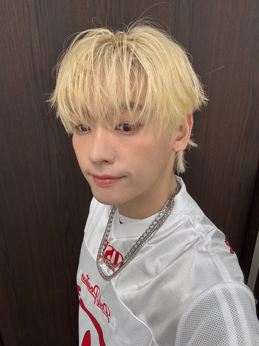 SF9official's tweet photo. 셀카 어떰?ㅎㅎ
#SF9 #INSEONG https://t.co/1tLMVnvsa8
