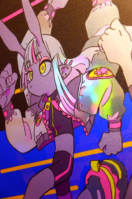 特殊印刷アルミプリント白部分を透過して鏡面にしています 