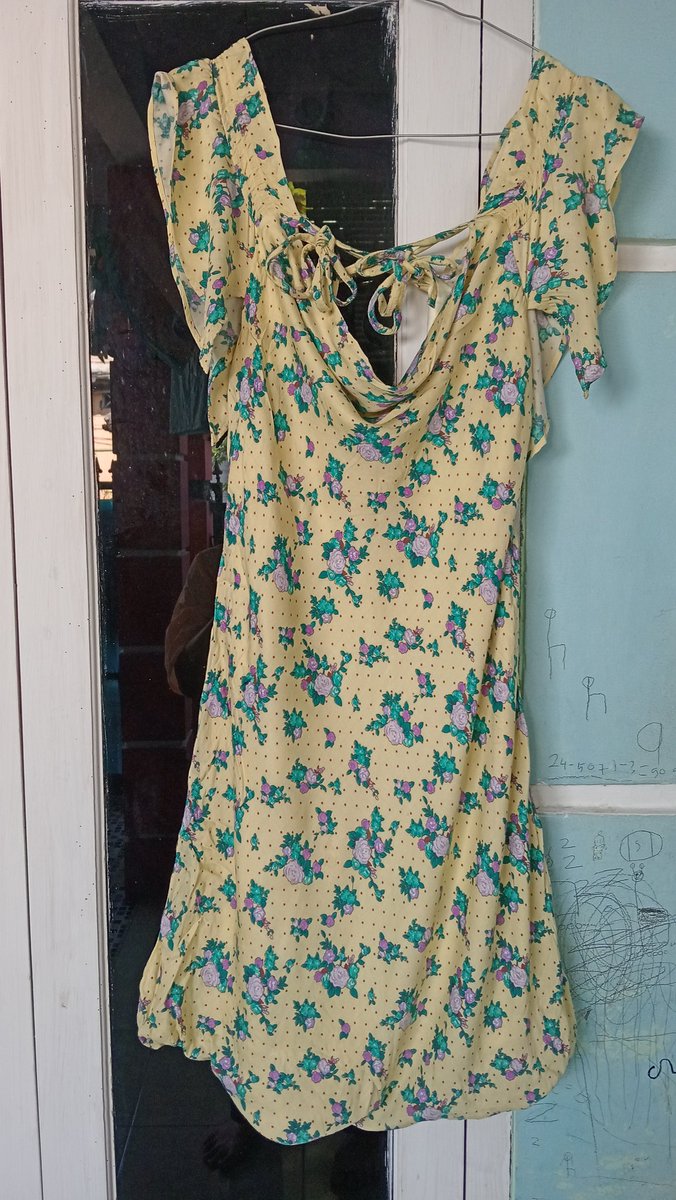 dailyaw_'s tweet photo. •Dress Press body brand
Bahan enul2, ga bikin gerah. Cakep bgt ini plisss.
43k
————
•Dress kutung bunga2 brand
Ld 95
P 70
Bahan katun, lembut, adem.
35k
————
•Dress kuning bunga2 brand
Ld 90-100
P 80
Bahan lembut, ada furing, karet bawah aman, tali belakang bisa di adjust.
43k https://t.co/4Hwcwghfdw
