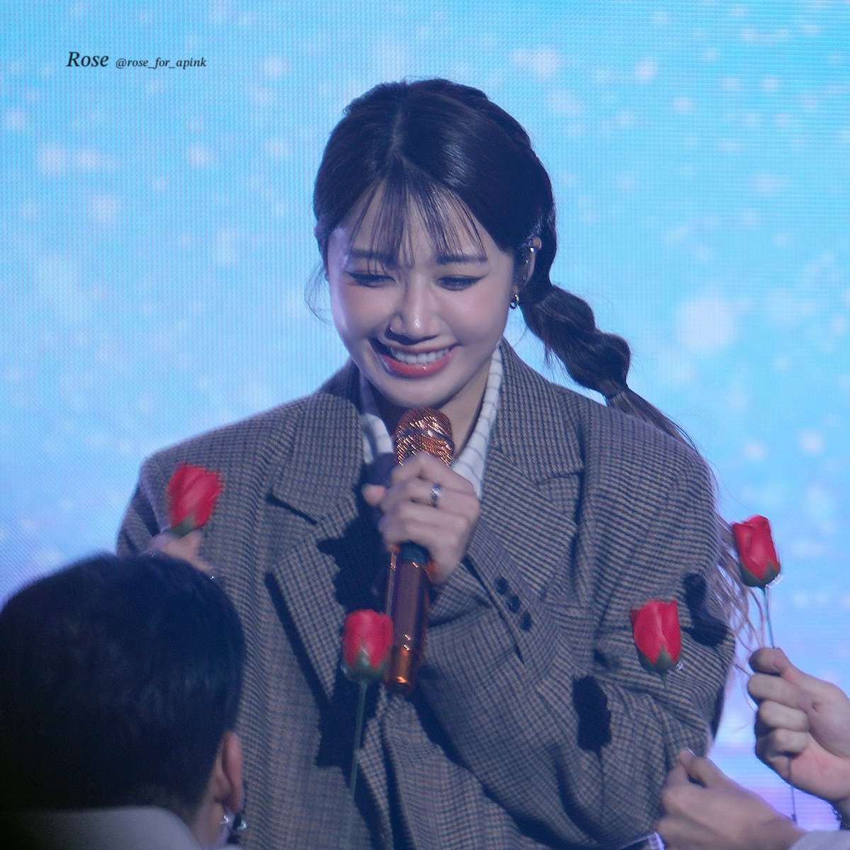 rose_for_apink's tweet photo. 한 페이지가 될 수 있게

-
-

241222. PINK CHRISTMAS

#에이핑크 #Apink
#정은지 #Eunji @Apinkjej https://t.co/Zw7MMsXxuv