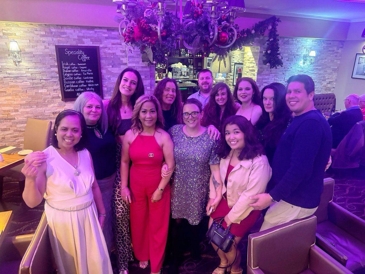 Lovely evening with <a href="/DA_UHP/">Doctors Assistants UHP</a> for Christmas celebrations at Leandra restaurant Plymouth 🎅🏼🎄