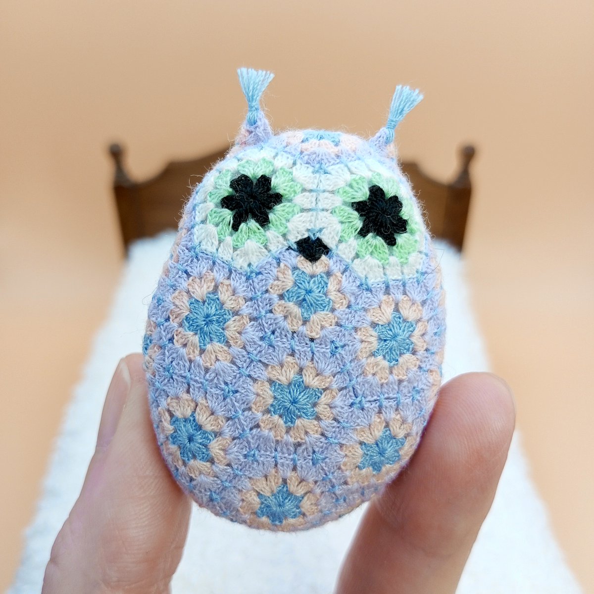EmbroideryAg's tweet photo. Miniature Pillow Crocheted Owl https://t.co/BOG8XvDxXW #microcrochet #grannysquare #miniatureart #crochetlove #dollhouse #miniatures #dollhouseaccessories #miniaturepillows #crochetgrannysquares #crocheted #minigrannysquare #dollhousedecor #dollhouseminiatures #grannysquaresrock https://t.co/6sJY4LW2Eg