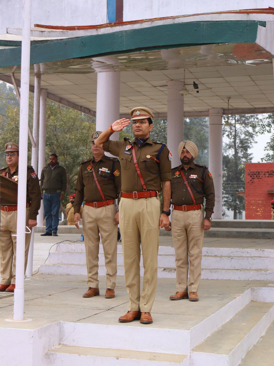PP_Hoshiarpur's tweet image. Today, Hoshiarpur Police organized a general parade to ensure discipline, readiness and efficiency within the force. The parade was led by SSP Hoshiarpur, further strengthening the commitment to maintaining law and order.

#GeneralParade #DisciplineAndReadiness #LawAndOrder