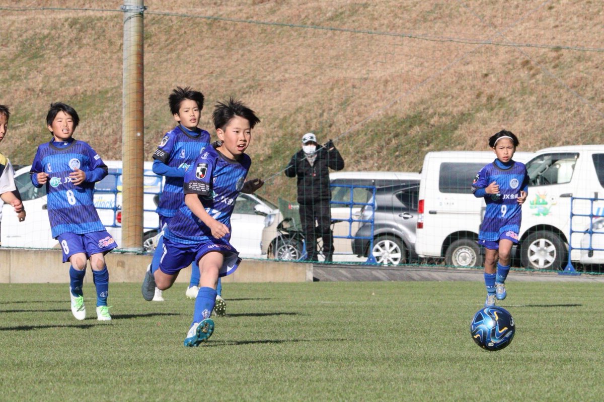 hollyhock_staff's tweet photo. #水戸証券チャレンジフェスティバル
U-11水戸ホーリーホックカップ2024 WINTER 🏆

週末2日間にわたって16チームが日頃の成果を披露🔥今年も熱戦が繰り広げられました‼
優勝はFCトリアネーロ町田ネイビー🥇

試合結果やフォトギャラリーはこちら🔻
https://t.co/IpIV2GxTql

#水戸証券
#水戸ホーリーホック
