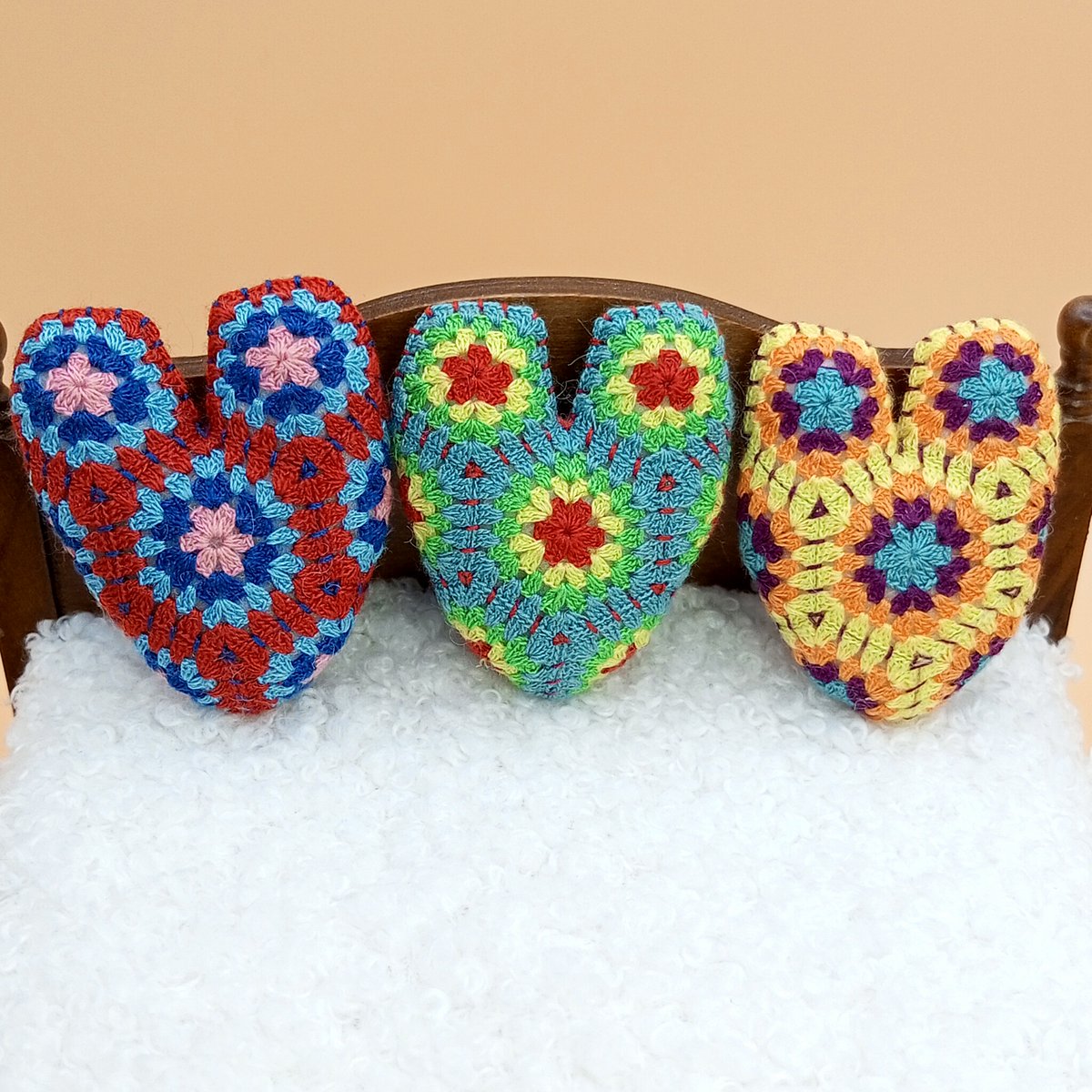 EmbroideryAg's tweet photo. Micro Crochet Miniature Pillow https://t.co/1nvX7q9ppQ #microcrochet #grannysquare #miniatureart #crochetlove #dollhouse #miniatures #miniaturepillows #crochetgrannysquares #grannysquaresrock #grannysquares #crochetcreative #crochet #crochetgrannysquare #miniaturedollhouse https://t.co/8n50RW6dXF