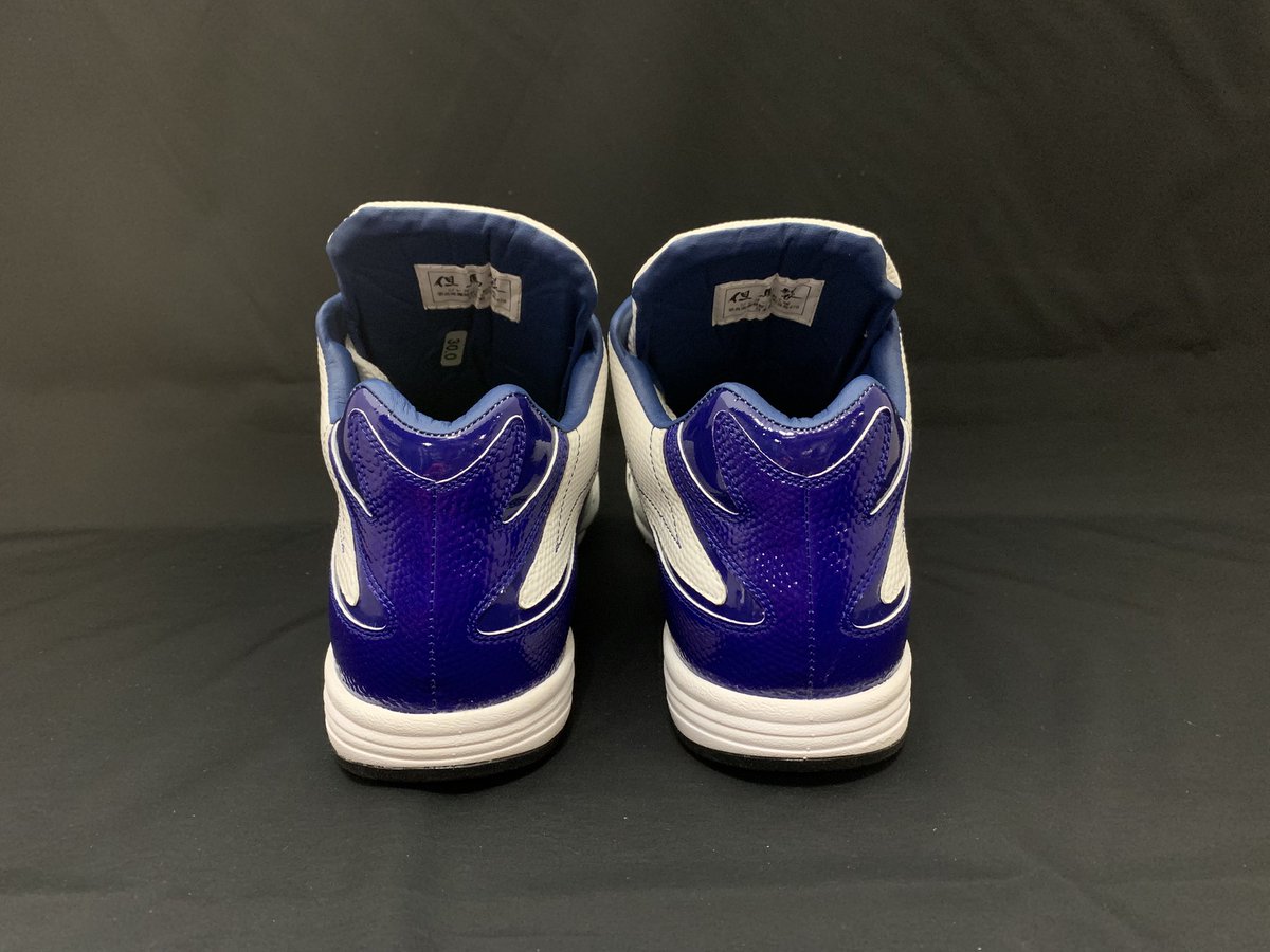 グラウンドで映えるスパイクはこれ一択‼️ #すみれスポーツ #オーダー