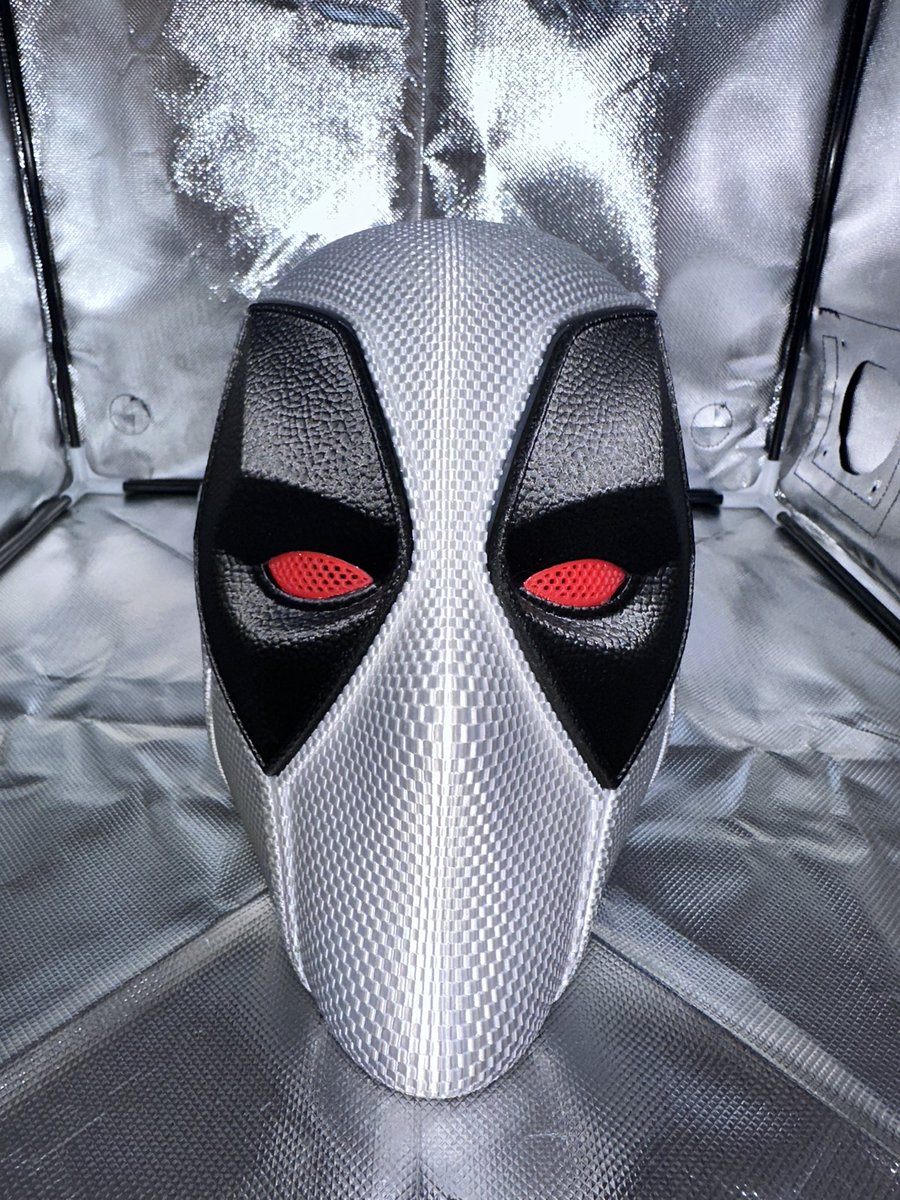 BroncoLegacy's tweet photo. Custom Villain Deadpool Helmet https://t.co/kuN7Lg5vac