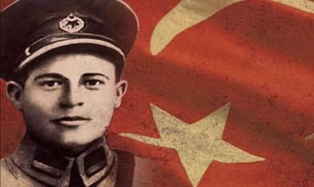 İzmir’in Menemen ilçesinde Cumhuriyet karşıtı yobazlar tarafından çıkartılan isyanda başı kesilerek şehit edilen öğretmen Asteğmen Mustafa Fehmi Kubilay'ı rahmetle anıyorum.
Ruhu şad mekanı cennet olsun...