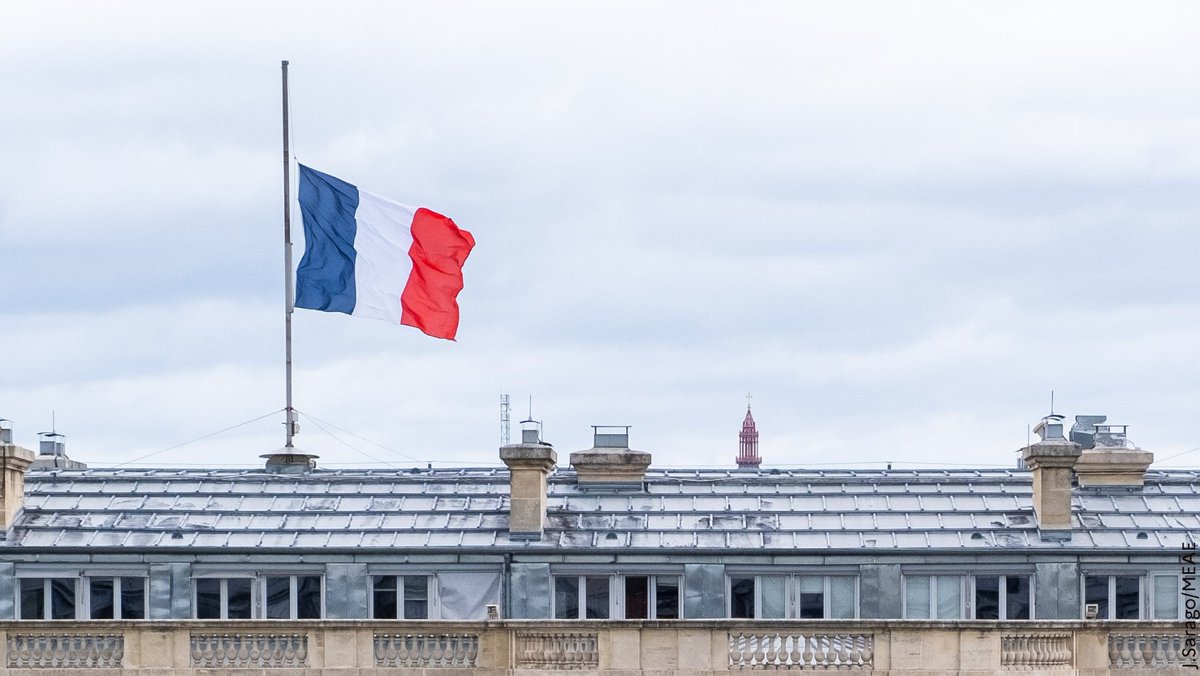 Le réseau diplomatique français s’associe à la douleur de la Nation aux côtés de nos compatriotes Mahorais.
Nos pensées vont aux familles et aux proches des nombreuses victimes du cyclone Chido lors de son passage à Mayotte.