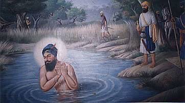 dashmeshpita's tweet photo. Guru Gobind Singh Ji made his way from Chamkaur to the garden of Bhai Punjaba and Bhai Gulaba at Machhiwara. Here Guru Sahib met Pyaare Bhai Daya Singh Ji, Pyaare Bhai Dharam Singh Ji and Bhai Maan Singh Ji who helped Guru Ji take bath. https://t.co/Xc2R8USdy8