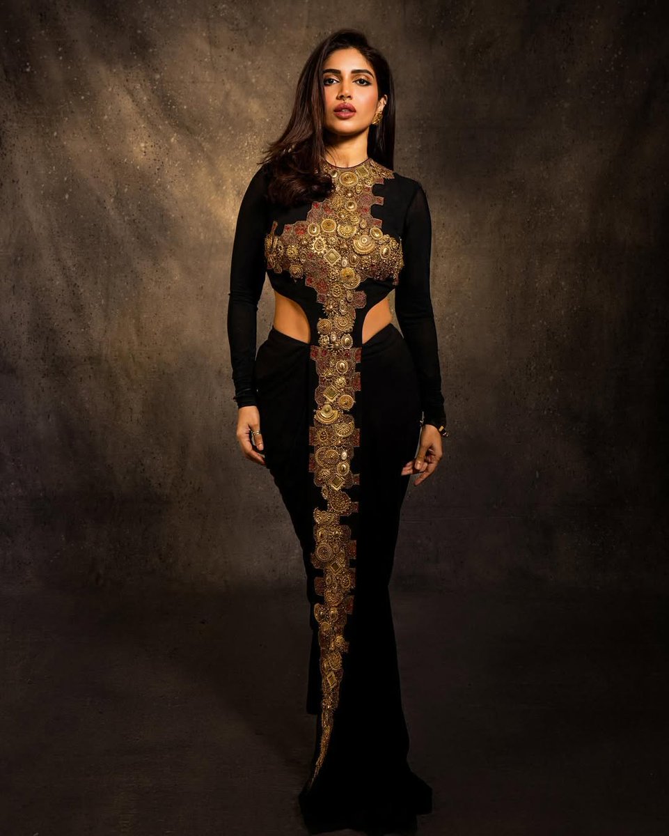 mid_day's tweet image. Bhumi Pednekar: Stepping into the spotlight and owning it! 

#BhumiPednekar #BoldandBeautiful #IconicStyle #bollywood #entertainment #EntertainmentBuzz #MiddayEntertainment