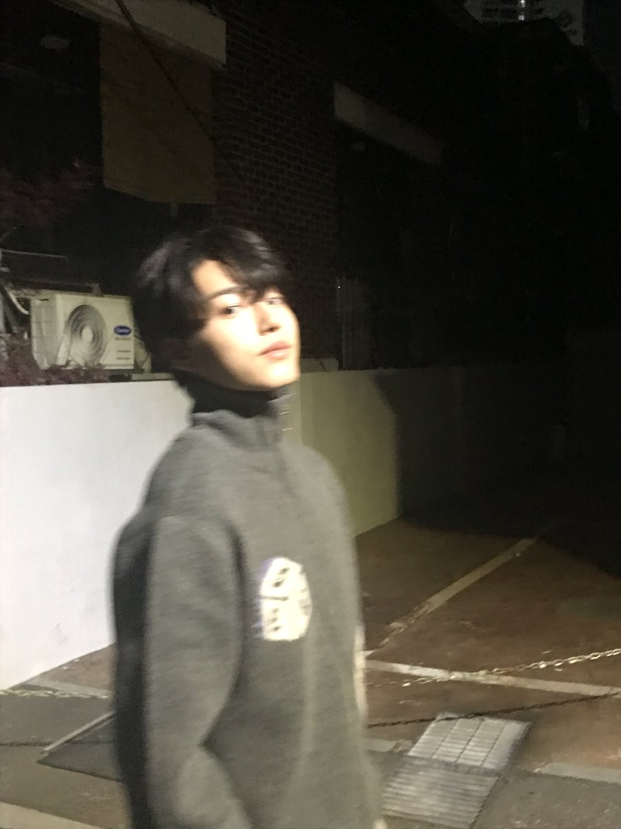 고스티!!
벌써 크리스마스가 다가왔어요 ㅎㅎ
우리 고스트나인이 고스티에게 크리스마스 선물 같은 노래를 가지고 왔어요!! 
이번 겨울에 따뜻한 노래를 들으면서 행복한 연말 보내세요~~

#LEEJINWOO #이진우
#GHOST9 #고스트나인