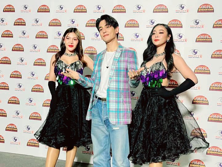 30thGunnapat's tweet photo. Natcha Khunsug : (2)
พี่กันน่ารักจัง ☺️
.
.
.
#มหานครคัลเลอร์ฟูลปาร์ตี้2025
#กันนภัทร
#FM95
#GUNNAPAT
Cr. Fb : Natcha Khunsug https://t.co/R4AtKbCzAs