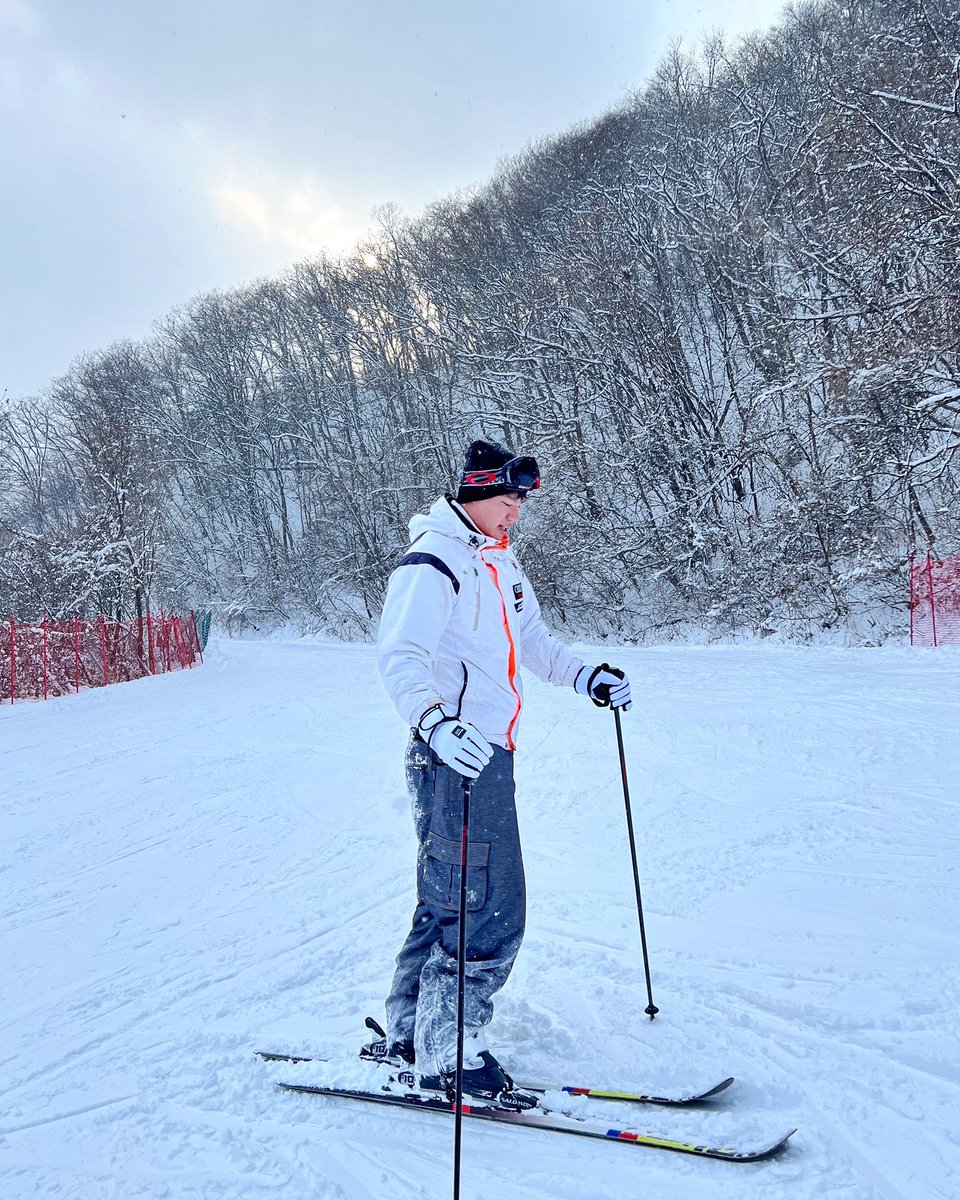 몇년만에 스키타고 당차게 구름...
아이고 삭신아...🥹