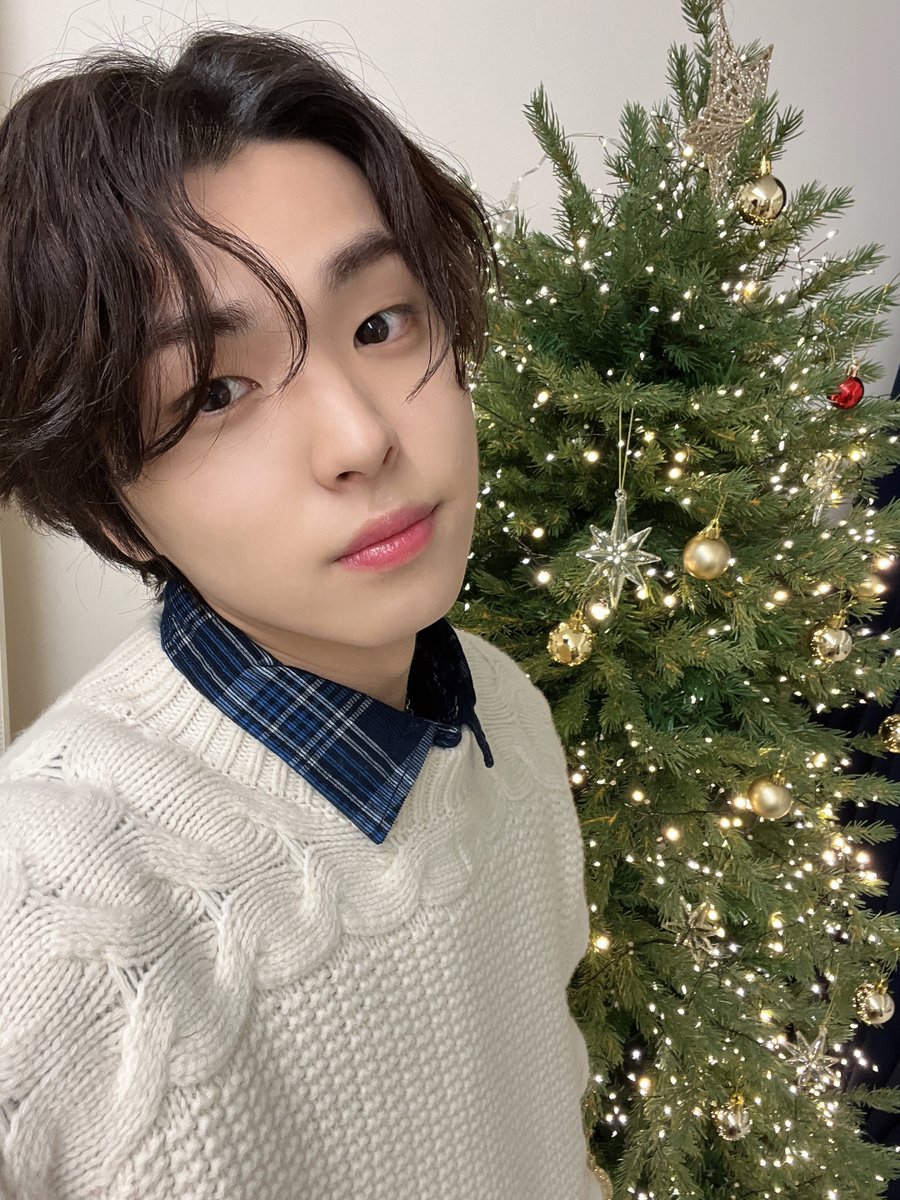 🎅🏻🎄👻🩵🐿🎁🧸❄☃☺2⃣0⃣2⃣4⃣1⃣2⃣2⃣5⃣ 
내일 클쑤마수 '서있을게' 들으면서 지내볼까요? 
고스트나인을 항상 사랑해 주셔서 
감사합니다 :)
따듯한 연말 보내요! 🫠

#LEEKANGSUNG #이강성
#GHOST9 #고스트나인