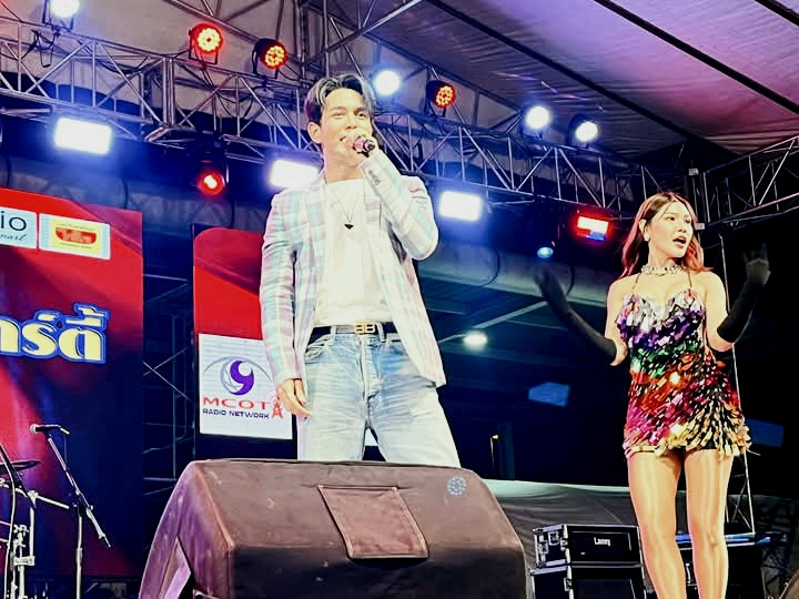 30thGunnapat's tweet photo. Natcha Khunsug : (4)
พี่กันน่ารักจัง ☺️
.
.
.
#มหานครคัลเลอร์ฟูลปาร์ตี้2025
#กันนภัทร
#FM95
#GUNNAPAT
Cr. Fb : Natcha Khunsug https://t.co/S23nPPn1Ez