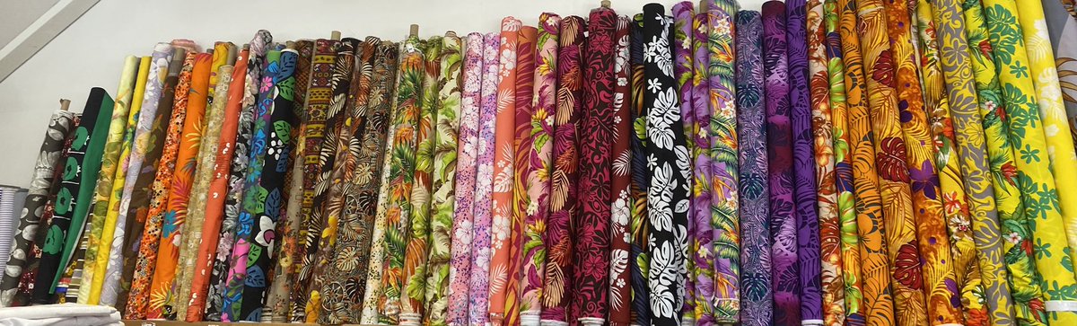 NiroKalash's tweet photo. 🌺 Tissus modèles hawaïen🌺 Si ça vous intéresse ou votre entourage pour faire des tenues sur mesure (chemises,robe,pantalon,voile pour femmes)
VENTE DE TISSUS  AU MÈTRES. 
Je mettrais différent modèles dans les prochains jours. https://t.co/EtNjtIA8Bo
