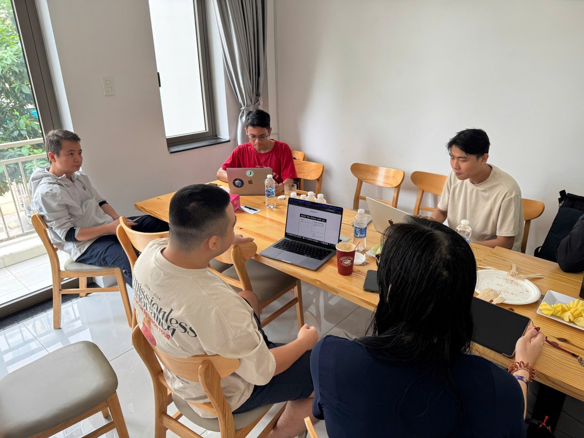 BUIDLStationVN's tweet photo. Mời mọi người cùng xem lại một số hình ảnh của BUIDL Station meetup ngày 21 tháng 12 2024.

Đăng ký tham gia miễn phí tại đây: https://t.co/zG6y8H6rq7

#WeeklyMeetup #Web3Developers #DoraHacks #DoraFactory https://t.co/zWQodoofU3