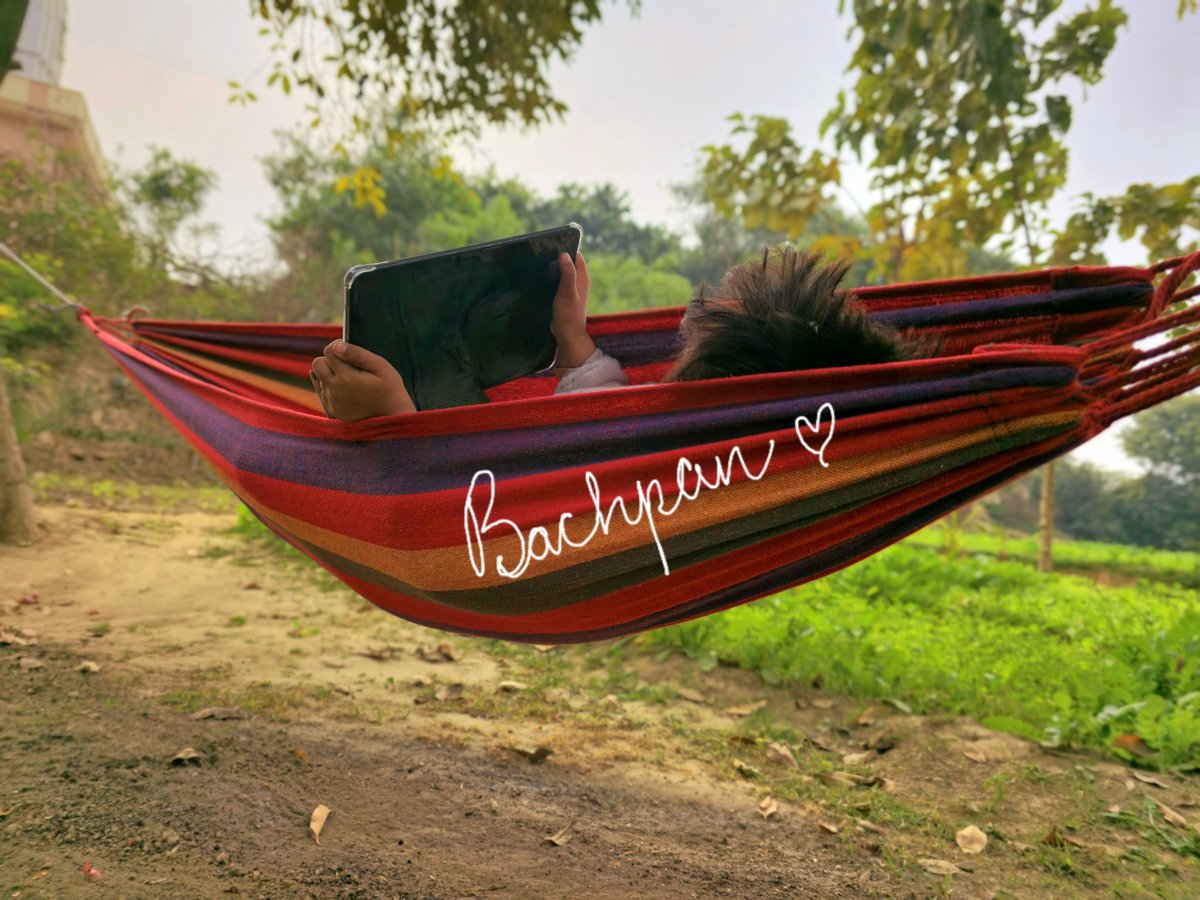 बचपन की वो बेफिक्री, झूले में सपनों की उड़ान! ❤️🌿 #सुकून #यादें