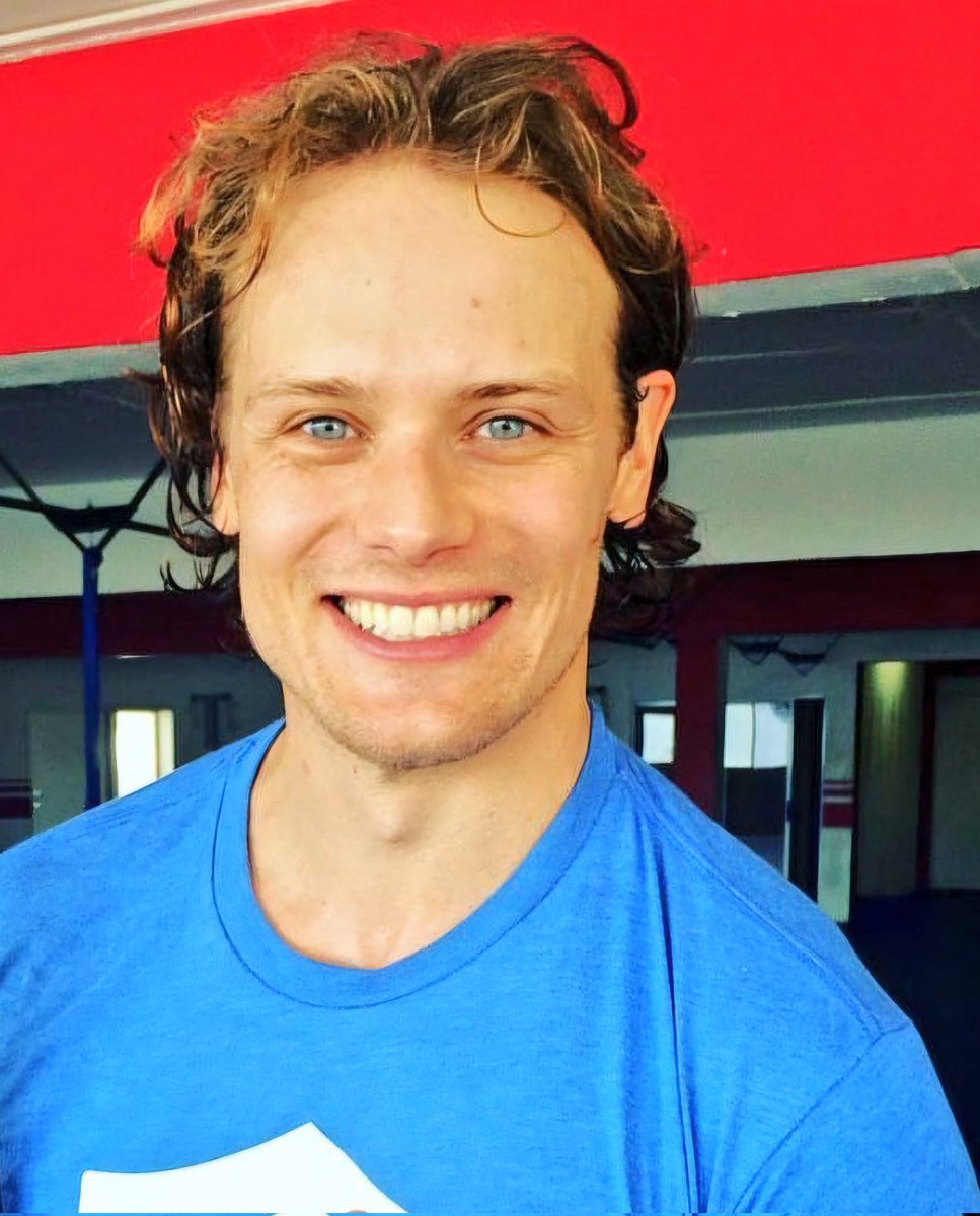 Now two of my favourite photos of
#SamHeughan🥰💙💙🏴󠁧󠁢󠁳󠁣󠁴󠁿
Safe travels  Sam 🛫