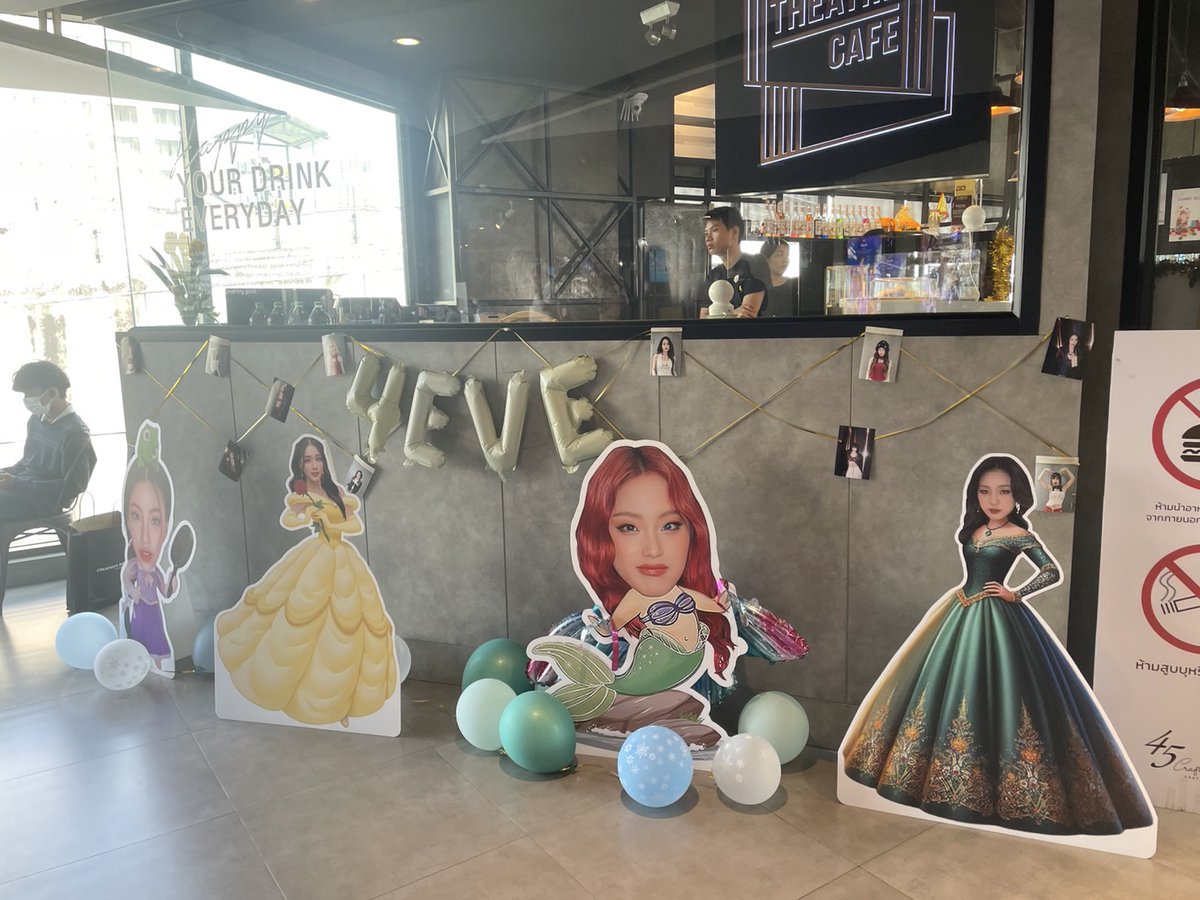 ForayeProject's tweet image. 4EVE 4AYE 4YEARS 4EVER CAFE 4th Anniversary 🩵
อย่าลืมแวะมารับ giveaway กันเยอะนะคะ
#4EVE4YEarsForever #4EVE