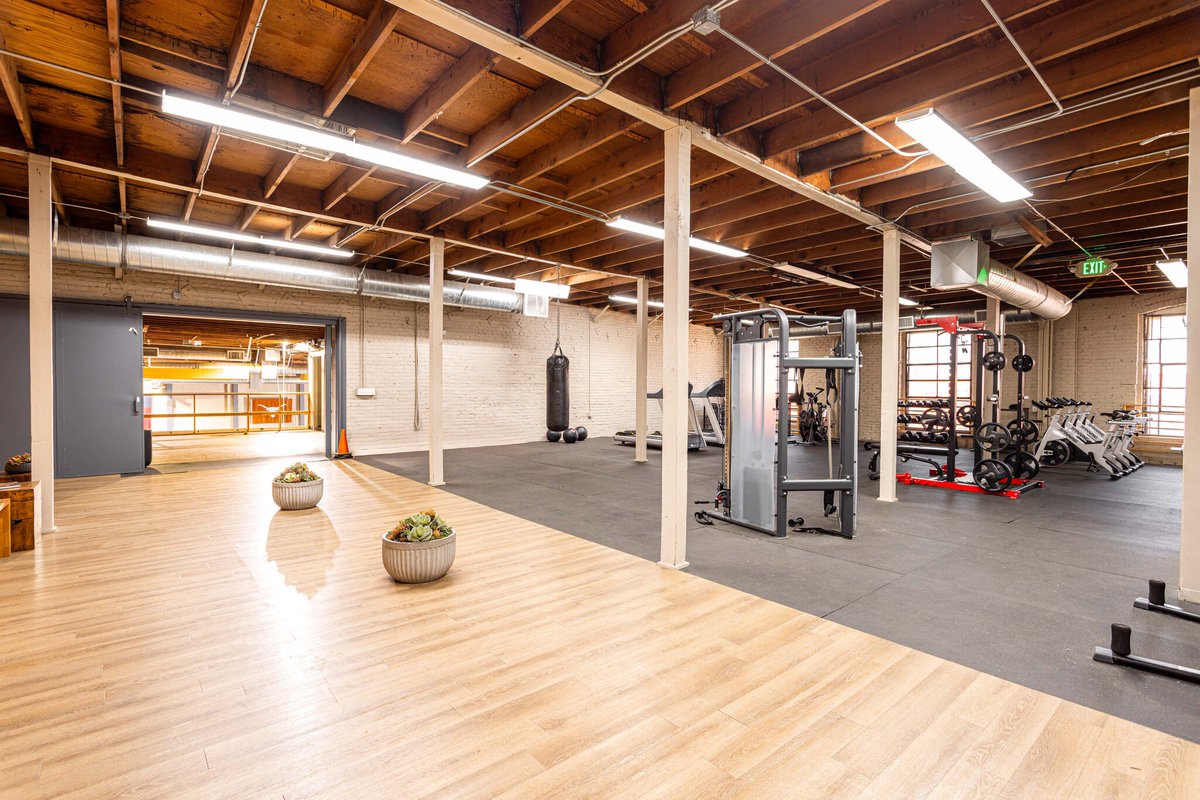 911TVNEWS's tweet photo. The 126 firehouse from ‘9-1-1: LONE STAR’ is now back up for lease. Listing images show the current state of the former Austin firehouse actually located in the LA Arts District (Images dated October 21st) with majority of the shows set pieces now gone. #911LoneStar https://t.co/TjczkQ0aby