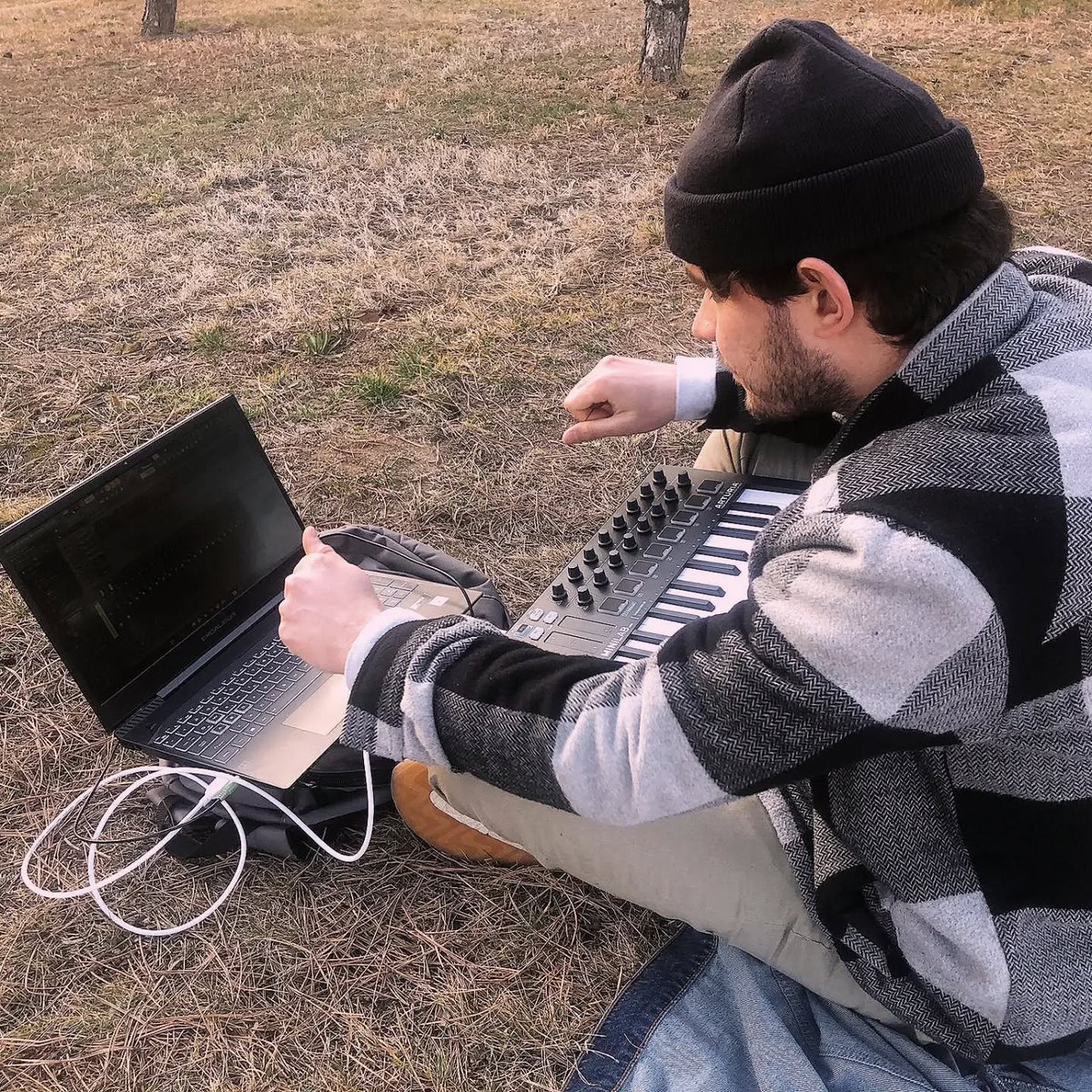 ArturiaTurkiye's tweet image. Bir MiniLab ve dizüstü bilgisayarla, siz neredeyseniz müziğiniz de orada. Siz ilhamı nerede buluyorsunuz?

📸 #regram • IG/steellborn ve #MiniLab MkII