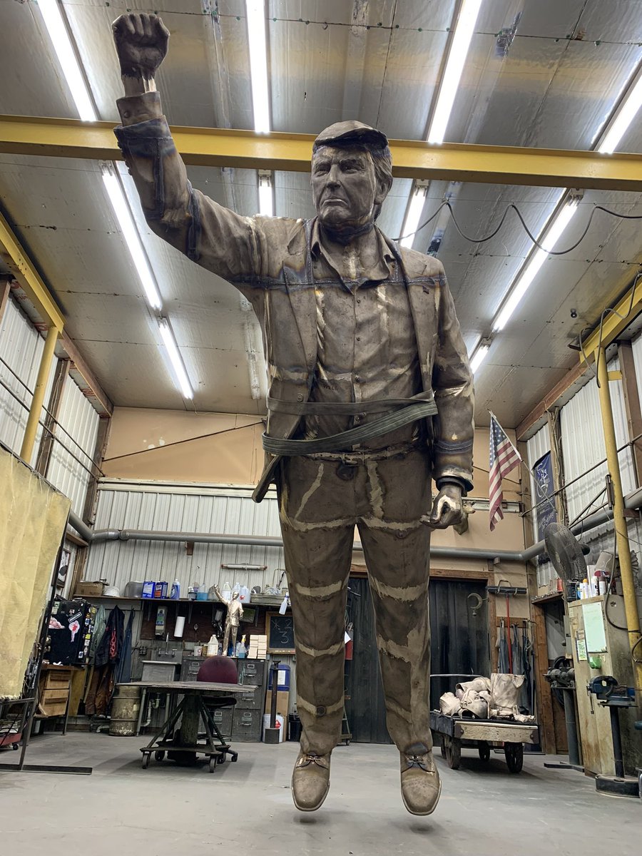 Shine_staarr's tweet photo. @AltGemHunter Now is the best time to buy $Patriot token, before the highly anticipated Trump statue unveiling.

This could be the last chance before the pump

#Patriot https://t.co/8oJpxHLaNG