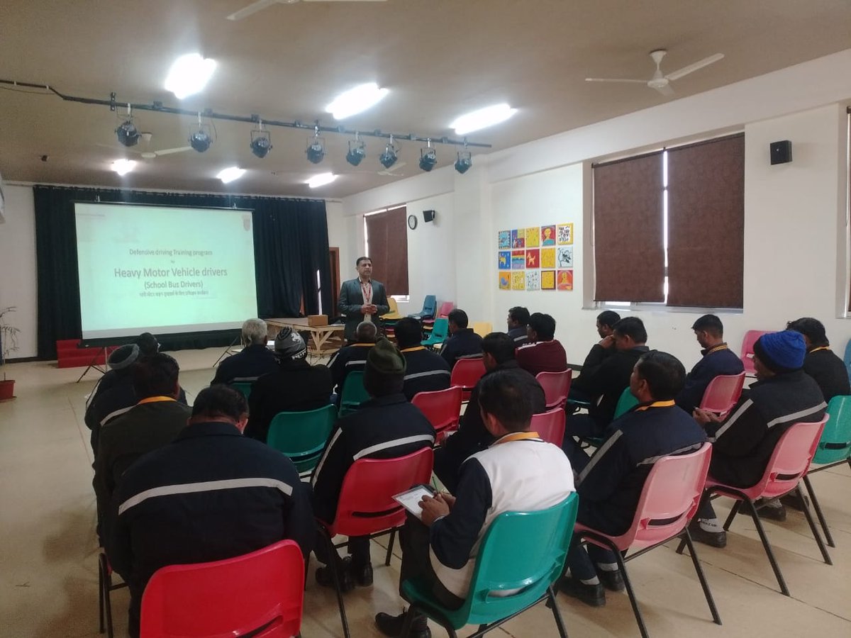 IRTEsocial's tweet image. IRTE conducted a Training Program on Defensive Driving for Pathways School Gurgaon&apos;s bus drivers.

#schoolbusdriver #busdrivertraining #drivertraining #pathwaysschool #gurgaon #pathways