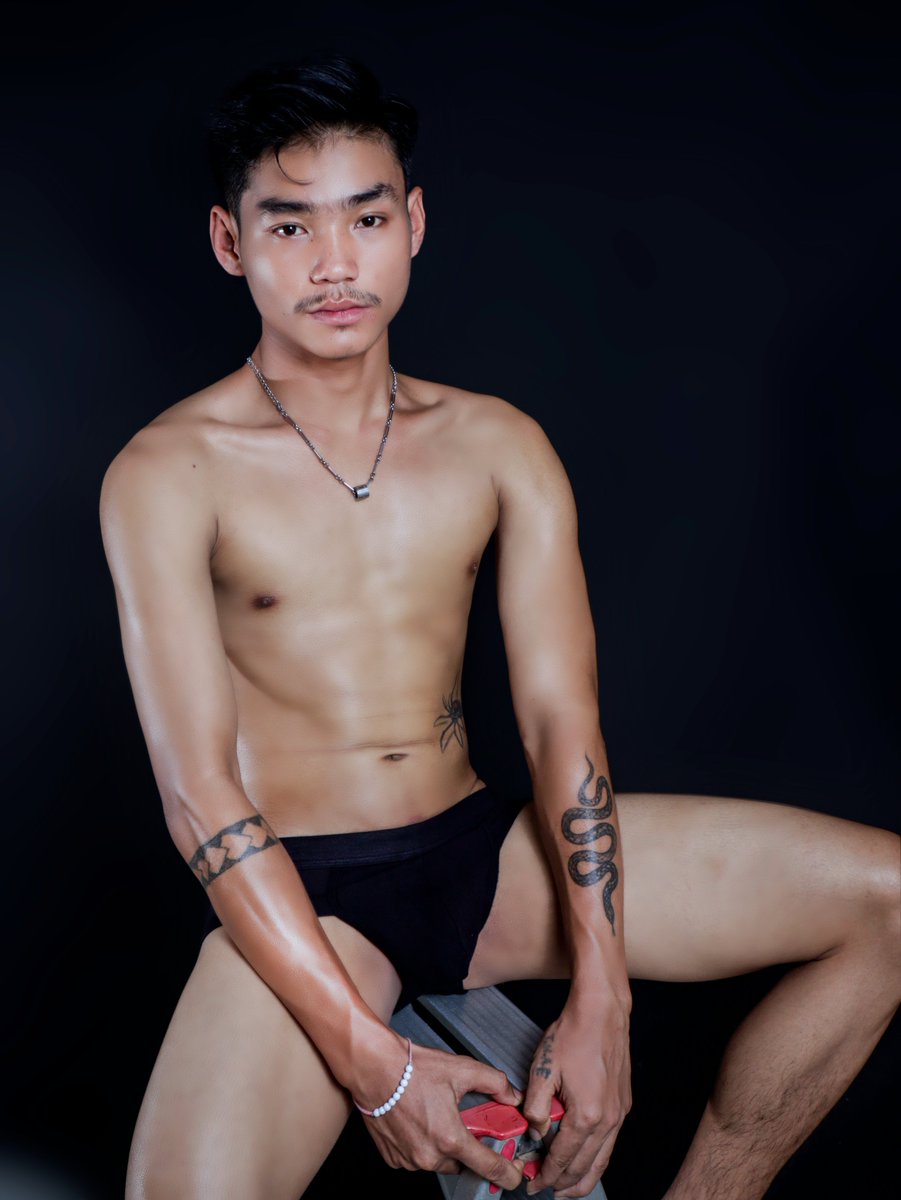 XanPhotographer's tweet photo. #malephotography #portrait #portraitphotography #asianmen #malemuscle #malemodel #asianfitnessmodel #muscle #malebeauty #burmamale #hotmale #xanphotography https://t.co/t7eNsr2T3A