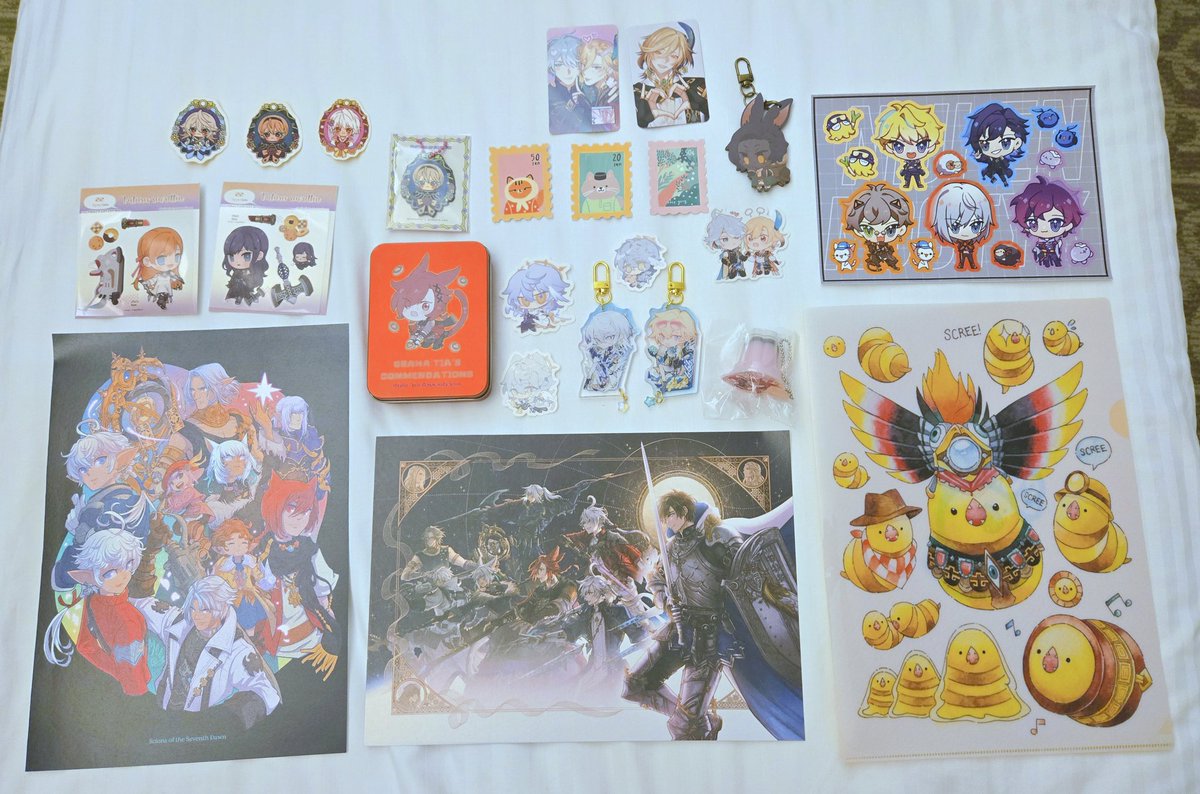 #CF2024 WOLtrades,a few gifts and loot! There're a lot more people trading than i expected??? 

Also only had like an hour to run around the basic booths area so barely bought anything... 🥺