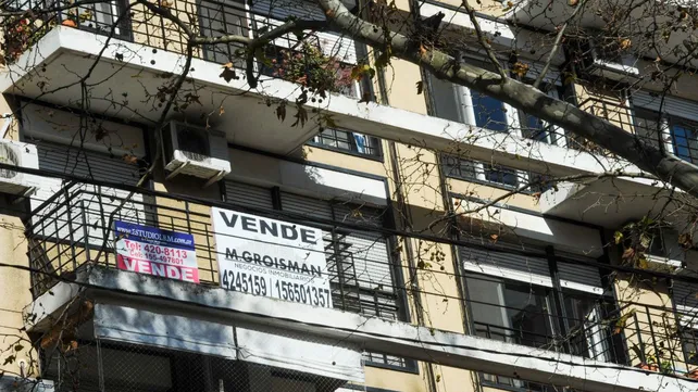 LT8am830's tweet photo. #ElPrimero Balance del mercado inmobiliario
Alejandro Bassini, @cocirrosario "Hay estabilidad; el mercado se está equilibrando en oferta de alquileres y aumentan las operaciones de compra venta. El mercado locativo creció 170% desde diciembre 2023" https://t.co/pGjNuvb7de