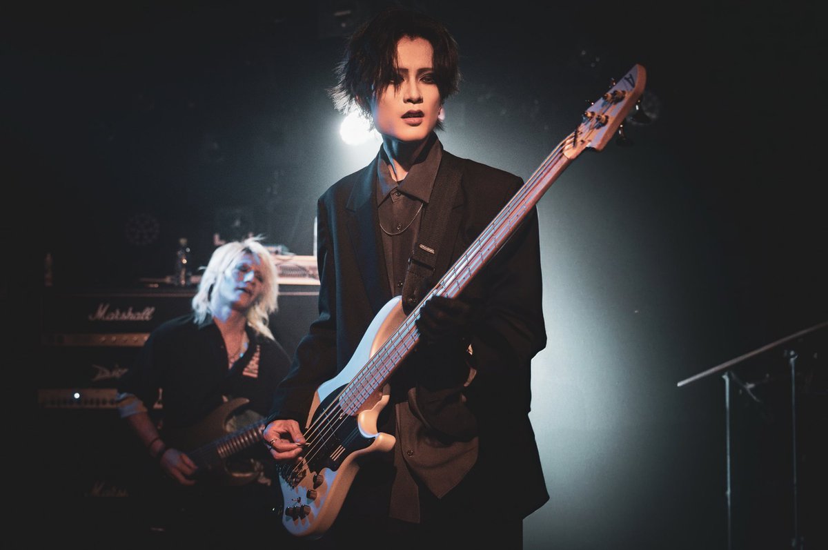 DEAD_ORDER's tweet photo. 📸【LIVE PHOTO】📸

2024.12.14

The World of the Dead Festival Vol.6 Judas

Ba @DEADORDER_RYUTO 

photo by @KazukiOyoshi 

#DeadOrder #Metalcore #PostHardcore #Deathcore #Djent #メタルバンド #ゴシックバンド #ライブ写真 #ヘヴィメタル #メタルコア #ライブ映像 #vkei #v系 #v系メイク https://t.co/mbz6ZQrU5a