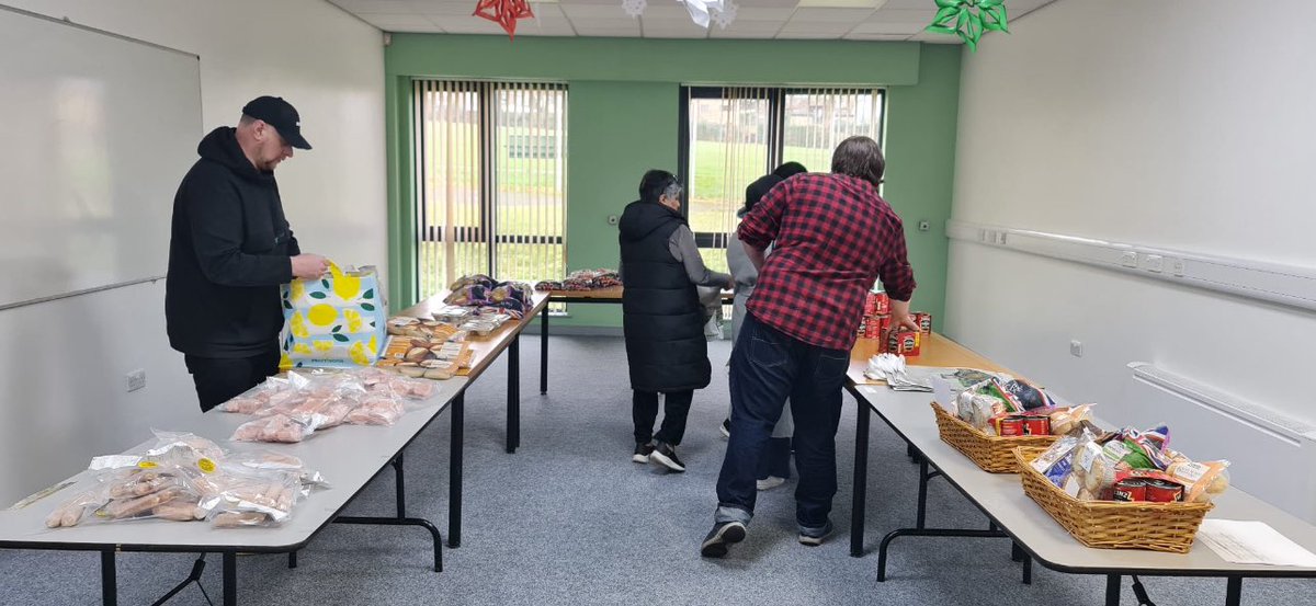 MWIPproject's tweet photo. Thank you to all those who have volunteered their time for our #Christmas hamper deliveries this morning. Starting the week by spreading some Christmas cheer:
@WestYorksPolice @saffysaffron @mussaratrahman @MatthewBartey @bcafc_cf #Bradfordcommunities https://t.co/7cGV7yfrOB